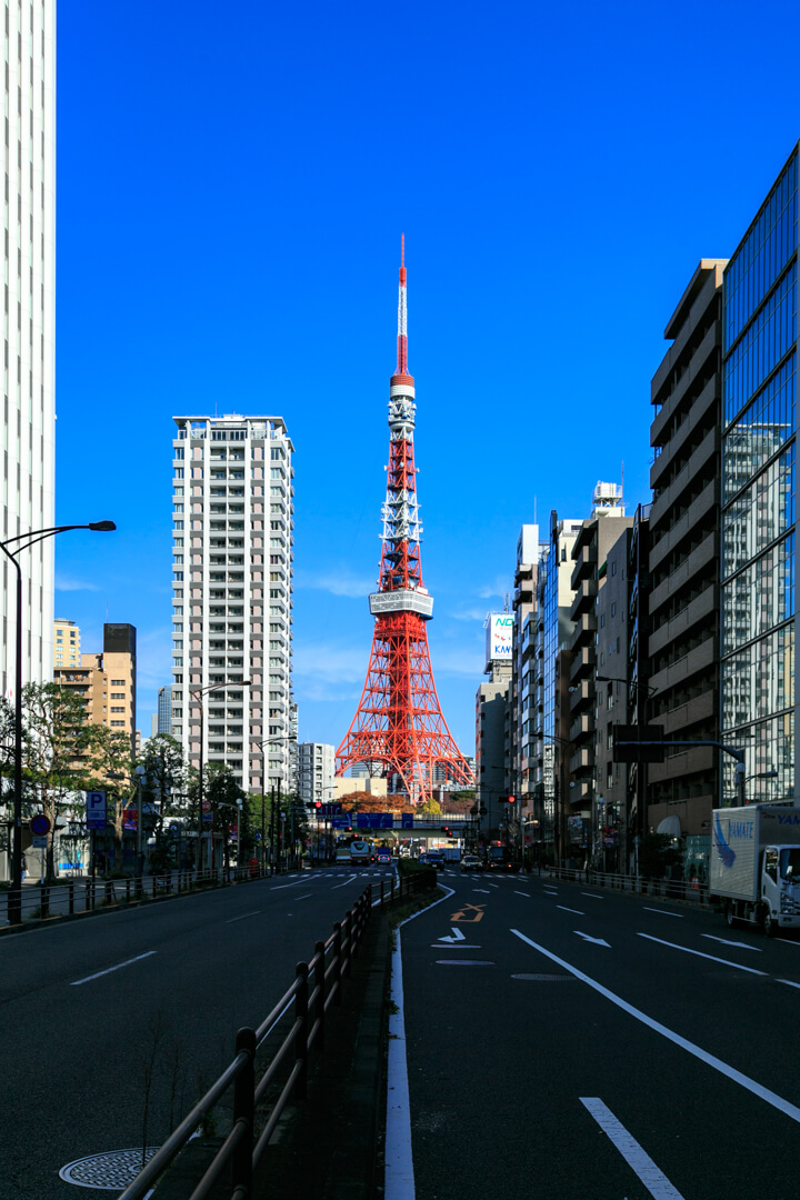 三田交差点から撮影した東京タワーの写真