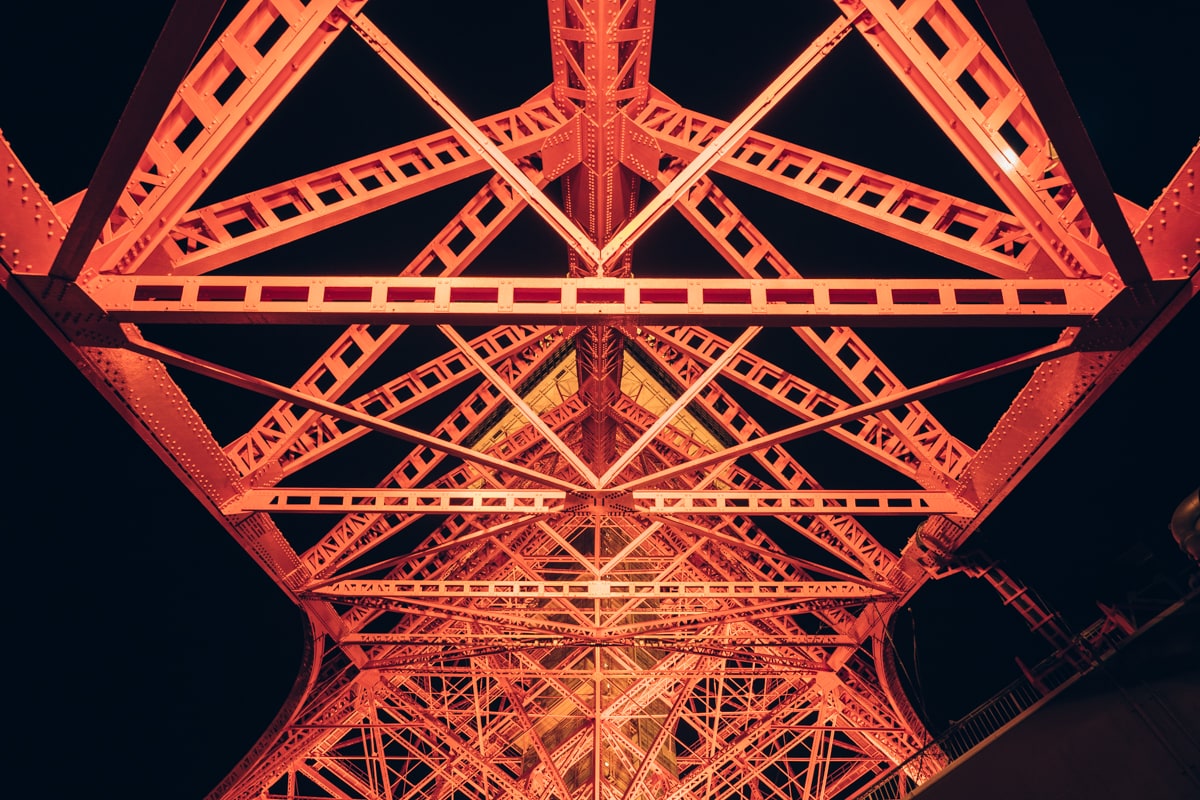 東京タワーの真下東京タワーの写真