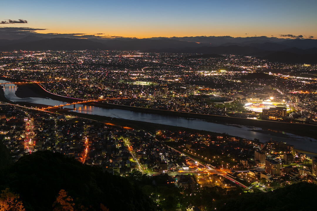 金華山展望台からの夜景