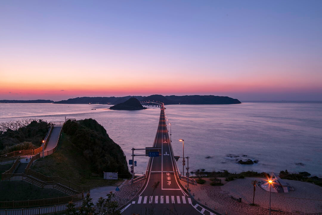 角島大橋の夕景の写真