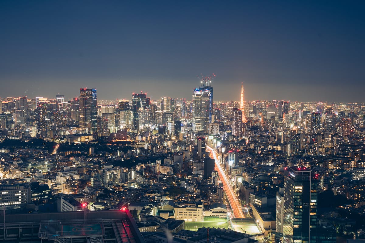 渋谷スクランブルスクエア展望台・渋谷スカイから撮影する東京タワーの夜景