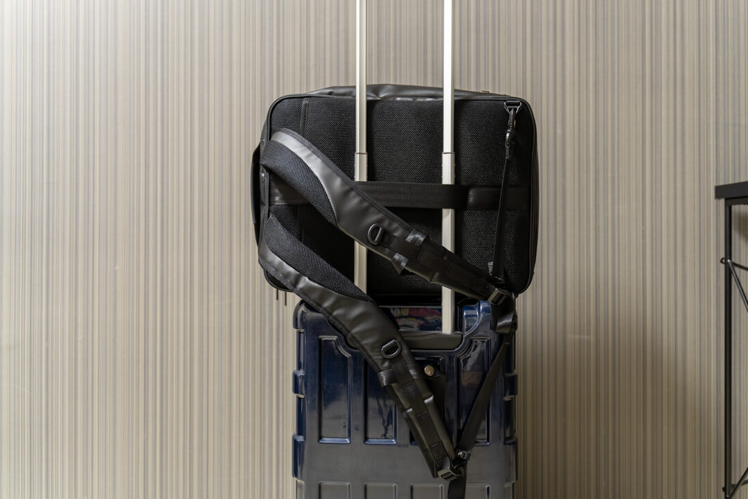 ガジェタブルはスーツケースにも固定可能