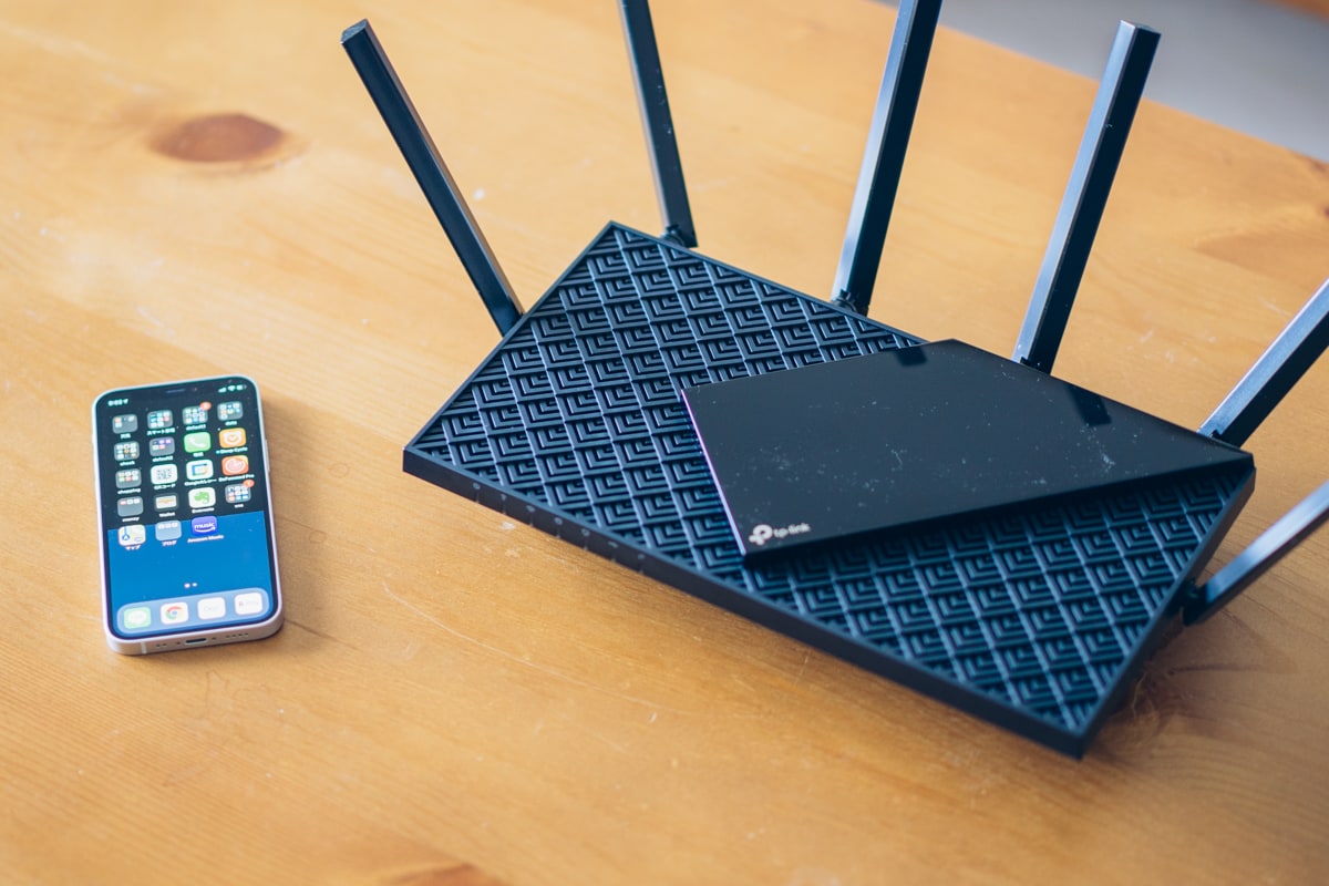 TP-Link Archer AX73とiPhone12