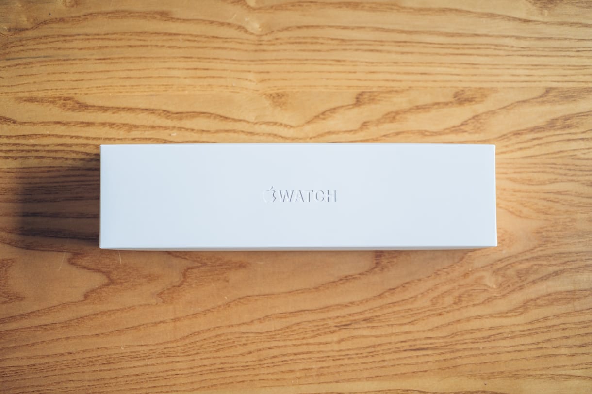 Apple Watch 8の製品パッケージ